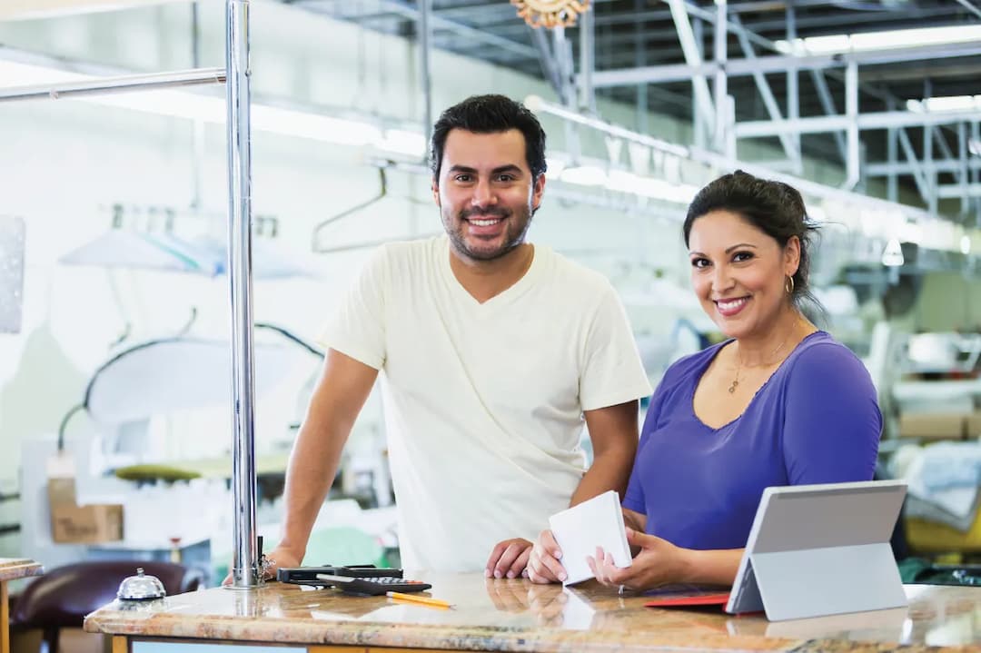 Pareja en lavandería